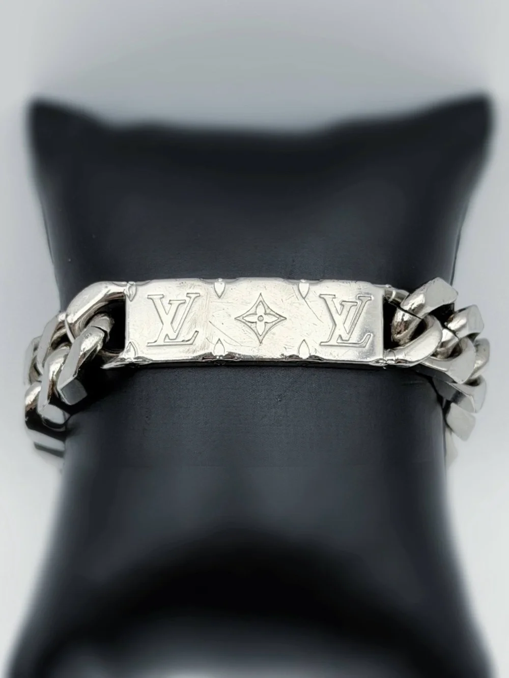 Authentic Louis Vuitton Logo Monogram Chain Bracelet Silver tone Italy M00270